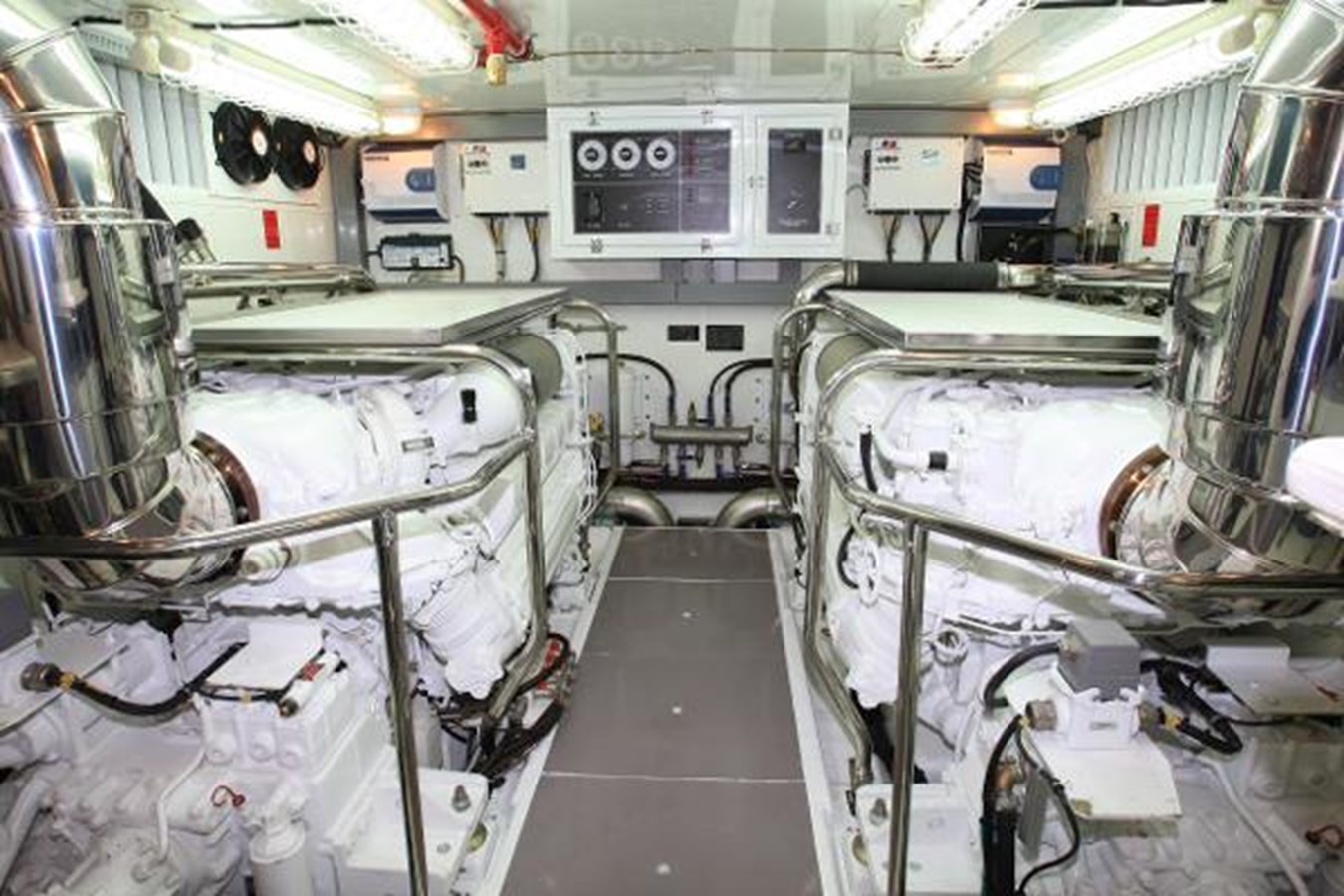 Johnson Motor Yacht JOHNSON 83' FLYBRIDGE w/HYDRAULIC PLATFORM For Sale