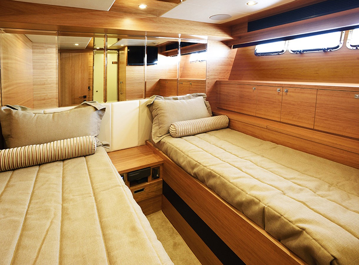 Johnson Motor Yacht JOHNSON 93 OPEN BRIDGE For Sale