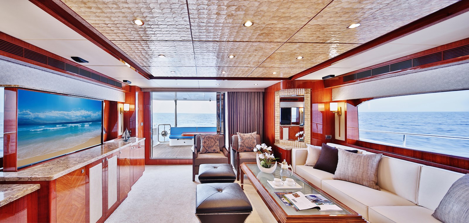 Johnson Motor Yacht JOHNSON 80' FLYBRIDGE W/HYDRAULIC PLATFORM For Sale