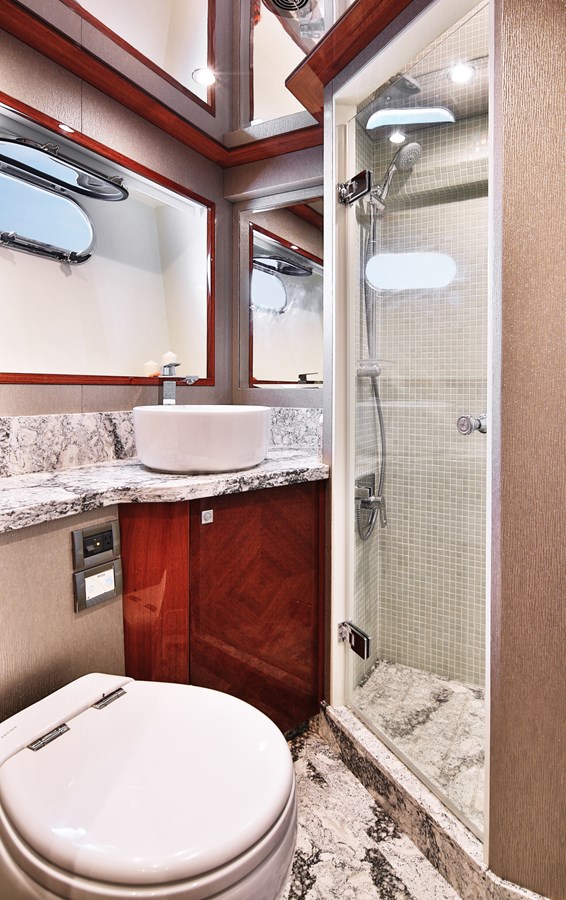Johnson Motor Yacht JOHNSON 80' FLYBRIDGE W/HYDRAULIC PLATFORM For Sale