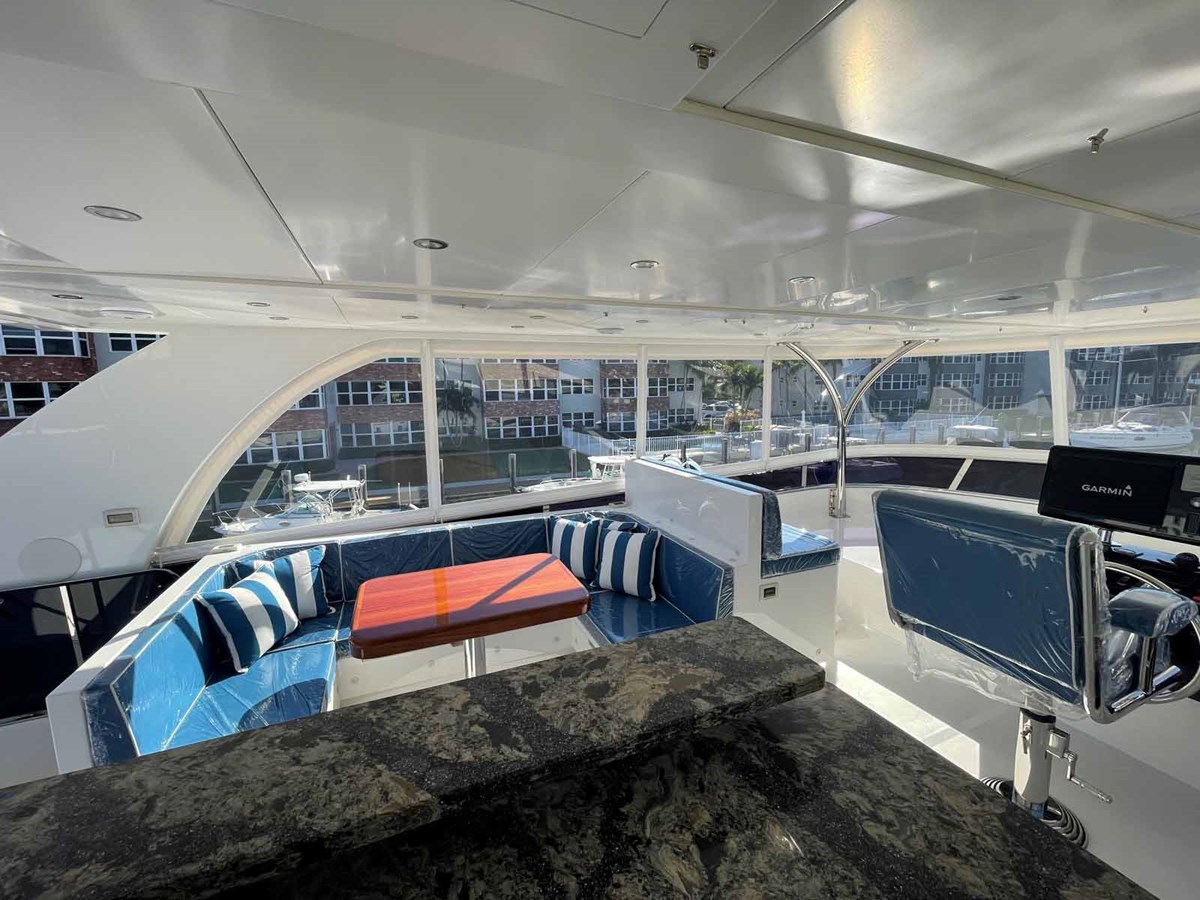 Johnson Motor Yacht JOHNSON 80' FLYBRIDGE W/HYDRAULIC PLATFORM For Sale