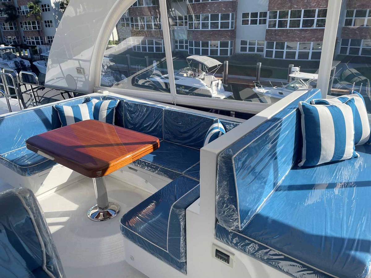 Johnson Motor Yacht JOHNSON 80' FLYBRIDGE W/HYDRAULIC PLATFORM For Sale