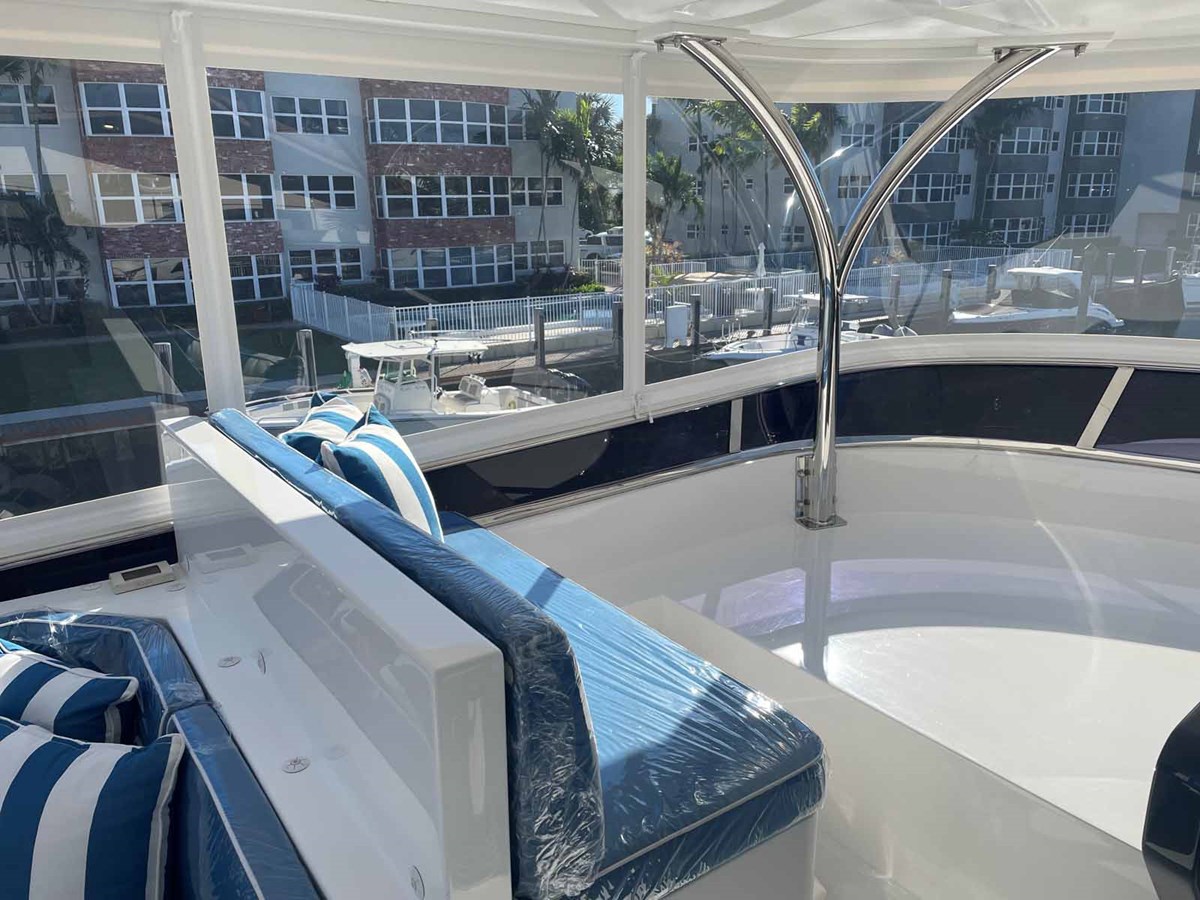 Johnson Motor Yacht JOHNSON 80' FLYBRIDGE W/HYDRAULIC PLATFORM For Sale