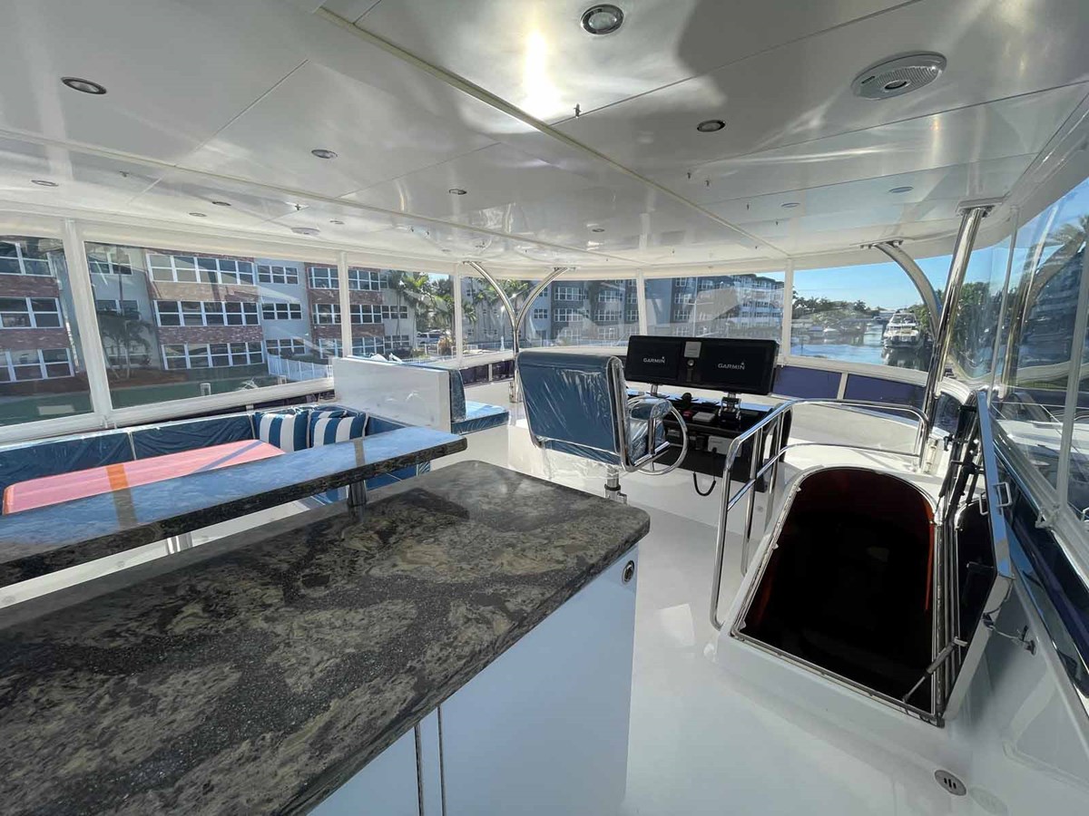 Johnson Motor Yacht JOHNSON 80' FLYBRIDGE W/HYDRAULIC PLATFORM For Sale