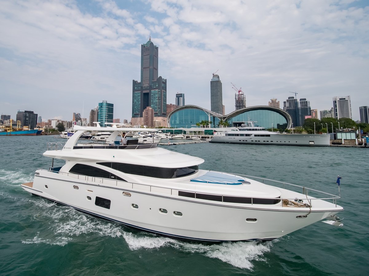 Johnson Motor Yacht JOHNSON 80' FLYBRIDGE W/HYDRAULIC PLATFORM For Sale