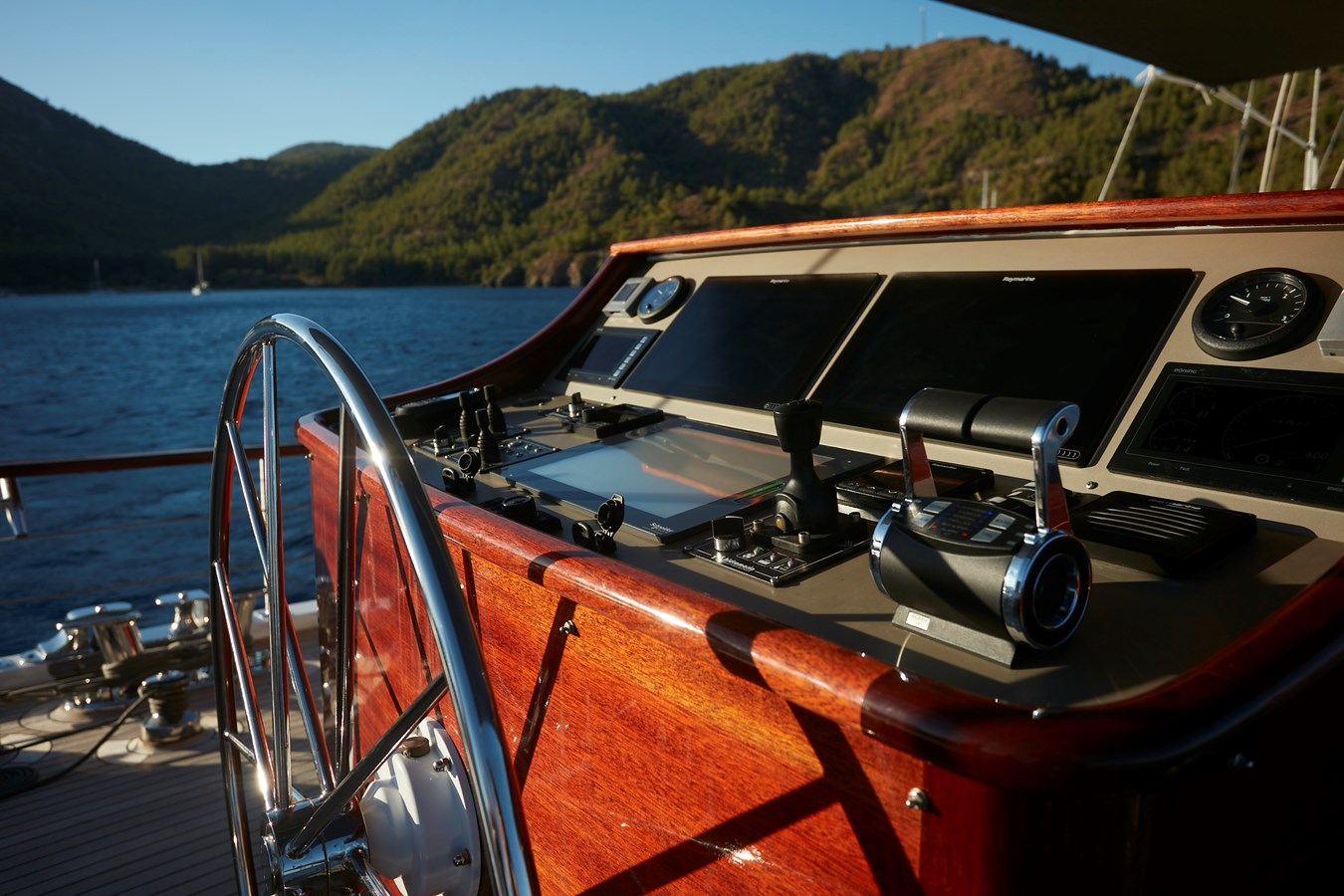 #1 Hull Classic Yacht WHITE WINGS For Sale