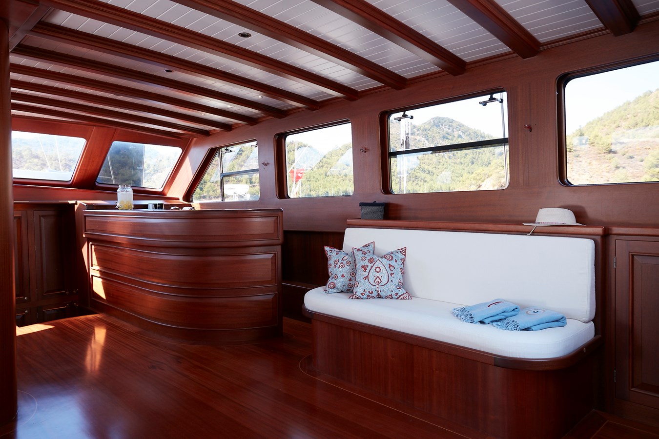#1 Hull Classic Yacht WHITE WINGS For Sale