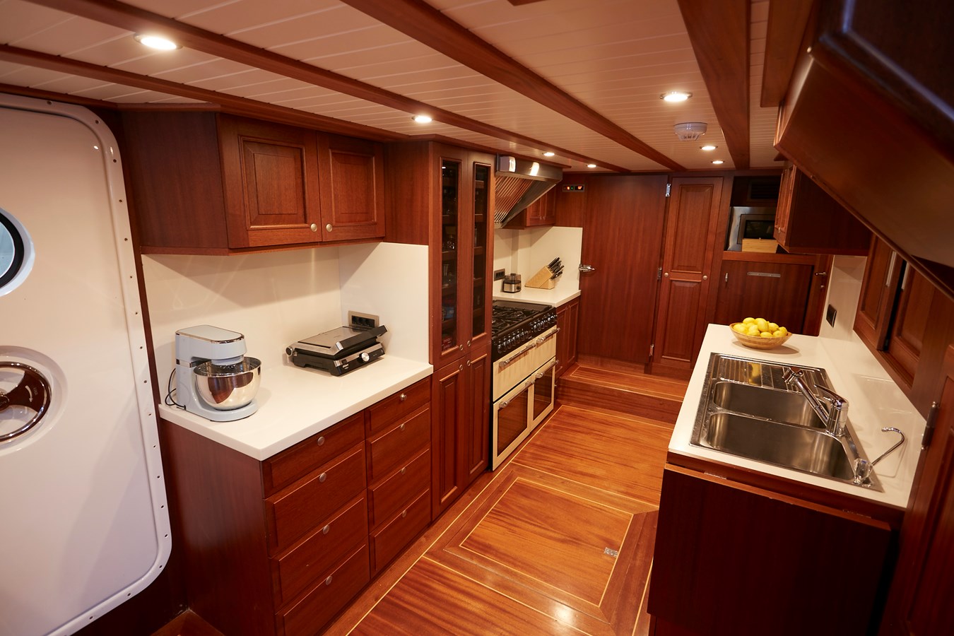 #1 Hull Classic Yacht WHITE WINGS For Sale