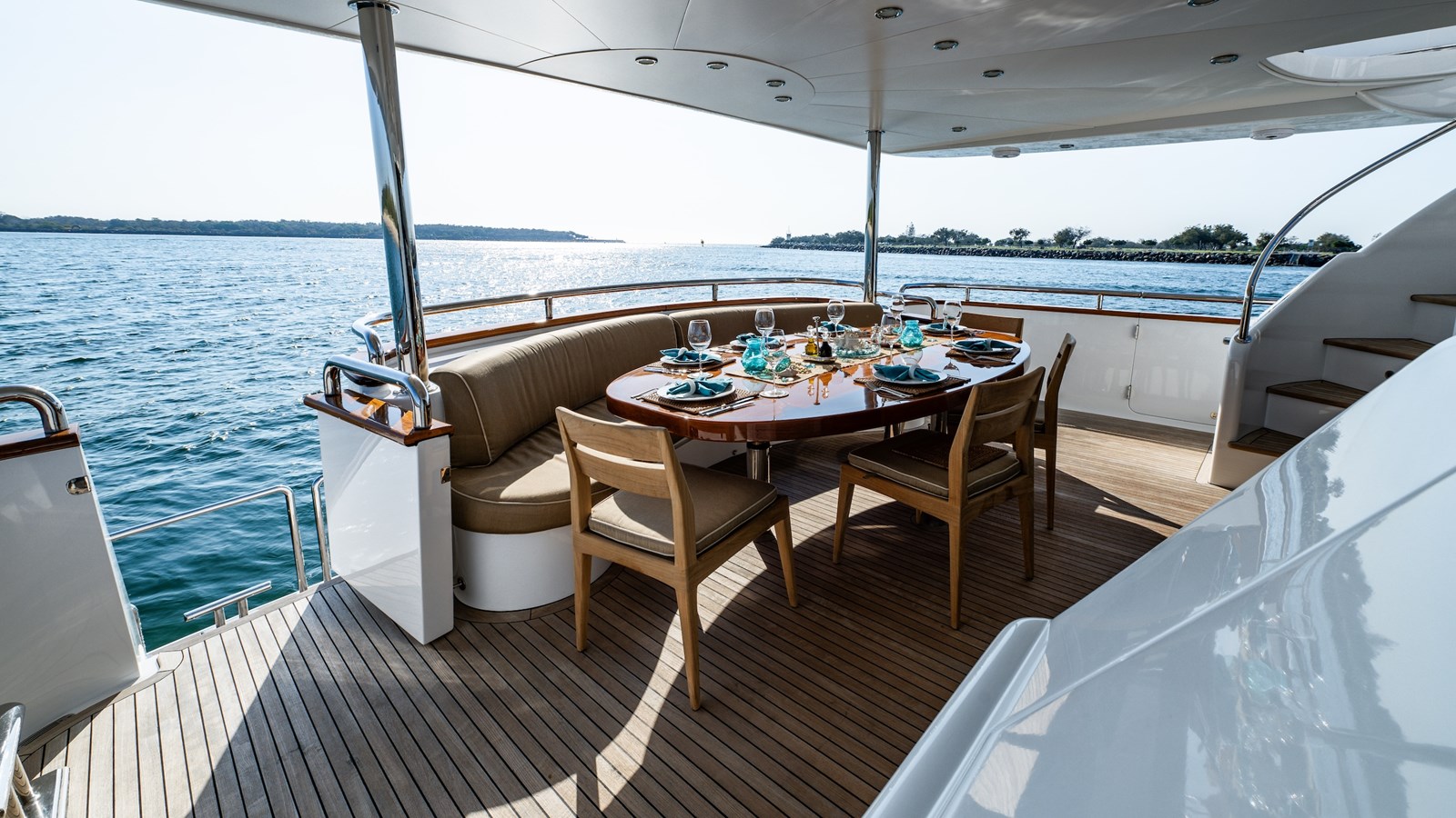 Horizon Yachts Motor Yacht The Clubhouse For Sale