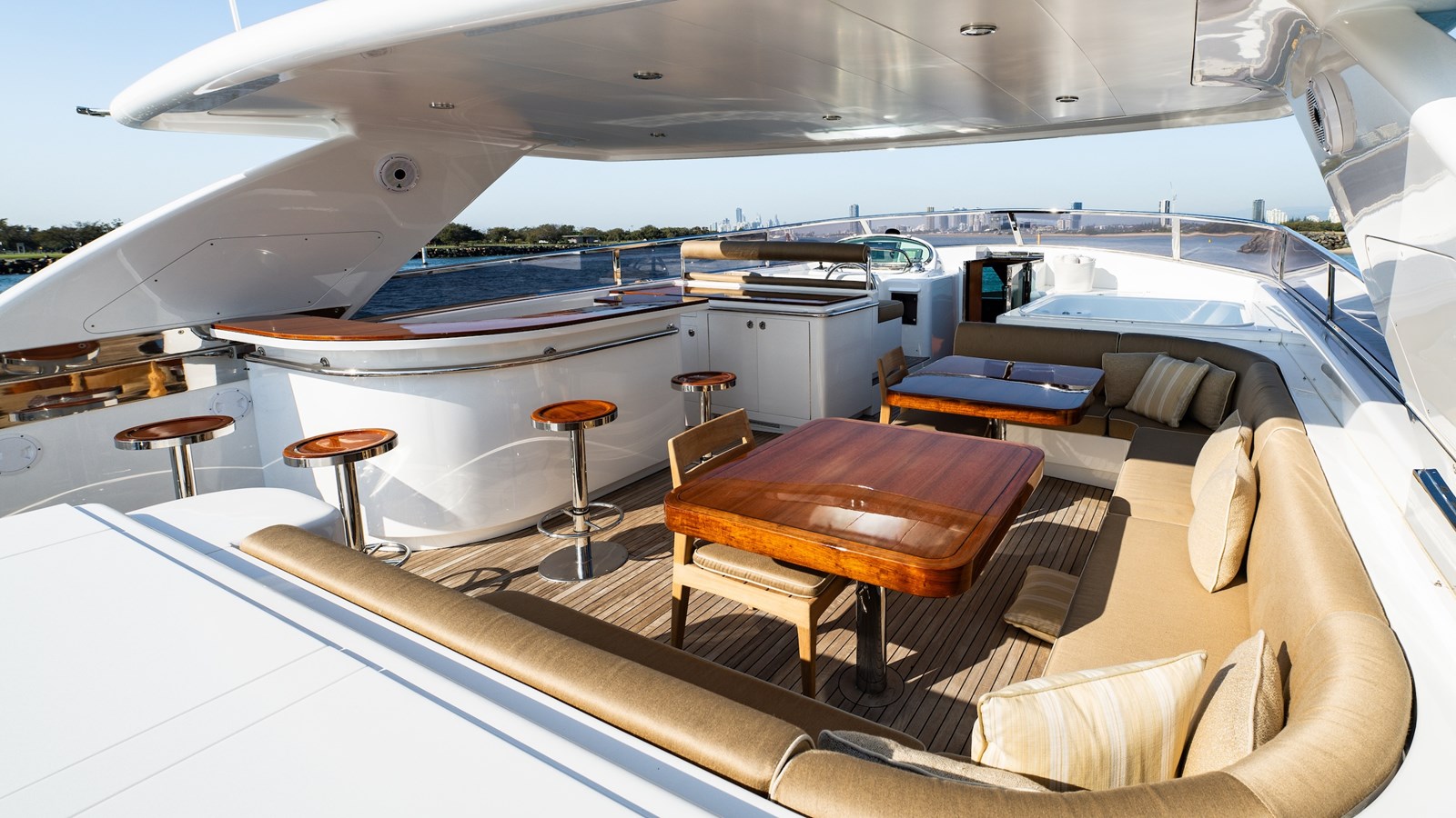 Horizon Yachts Motor Yacht The Clubhouse For Sale