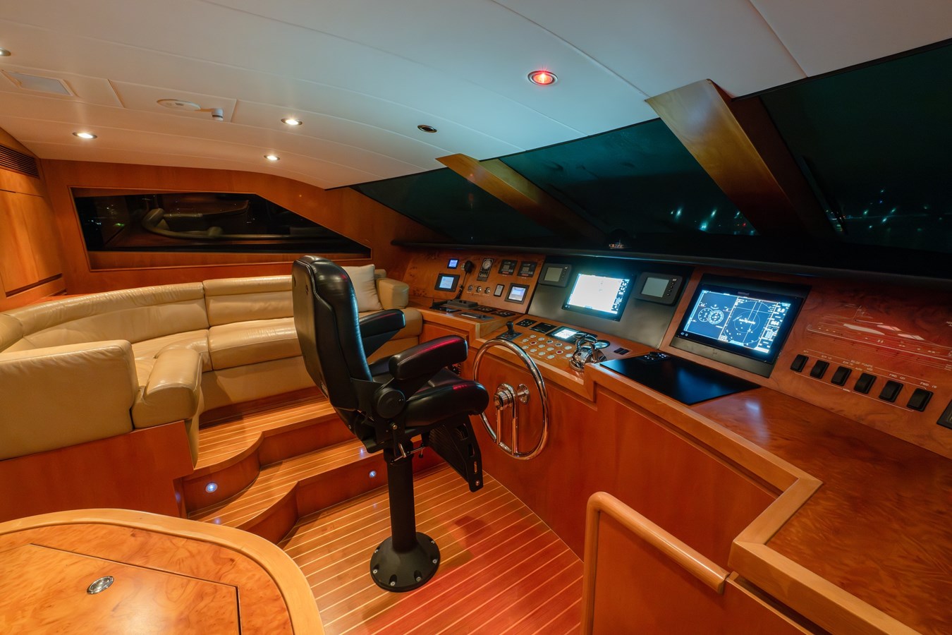Horizon Yachts Motor Yacht The Clubhouse For Sale