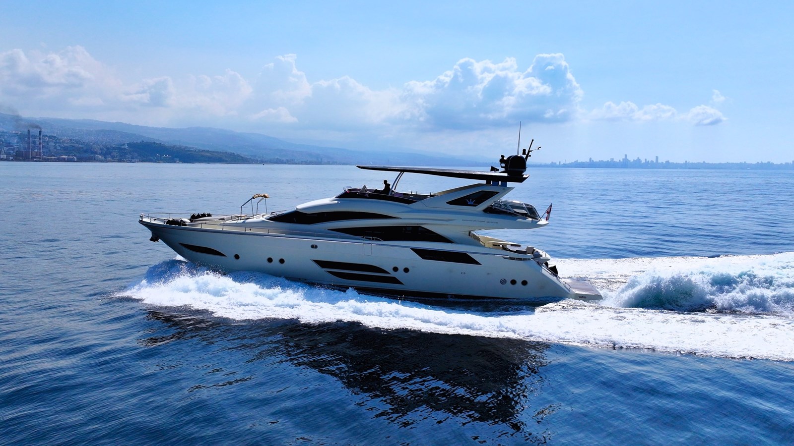 Dominator Motor Yacht DOLLY For Sale