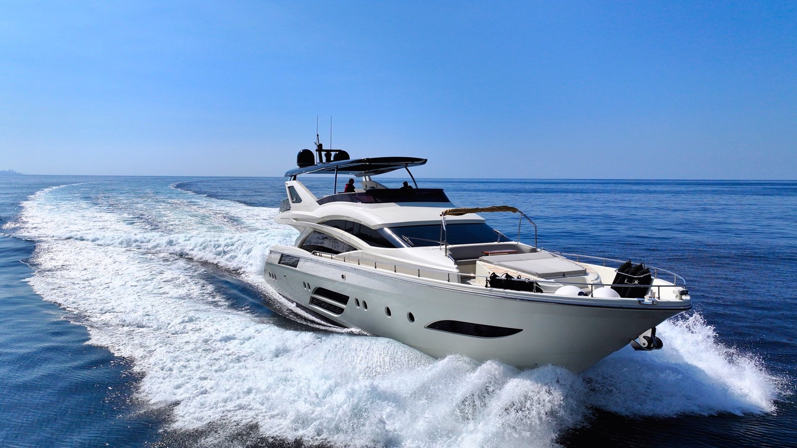 Dominator Motor Yacht DOLLY For Sale