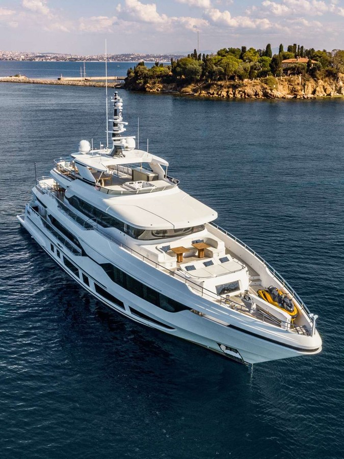 Majesty Motor Yacht BEAUTE For Sale