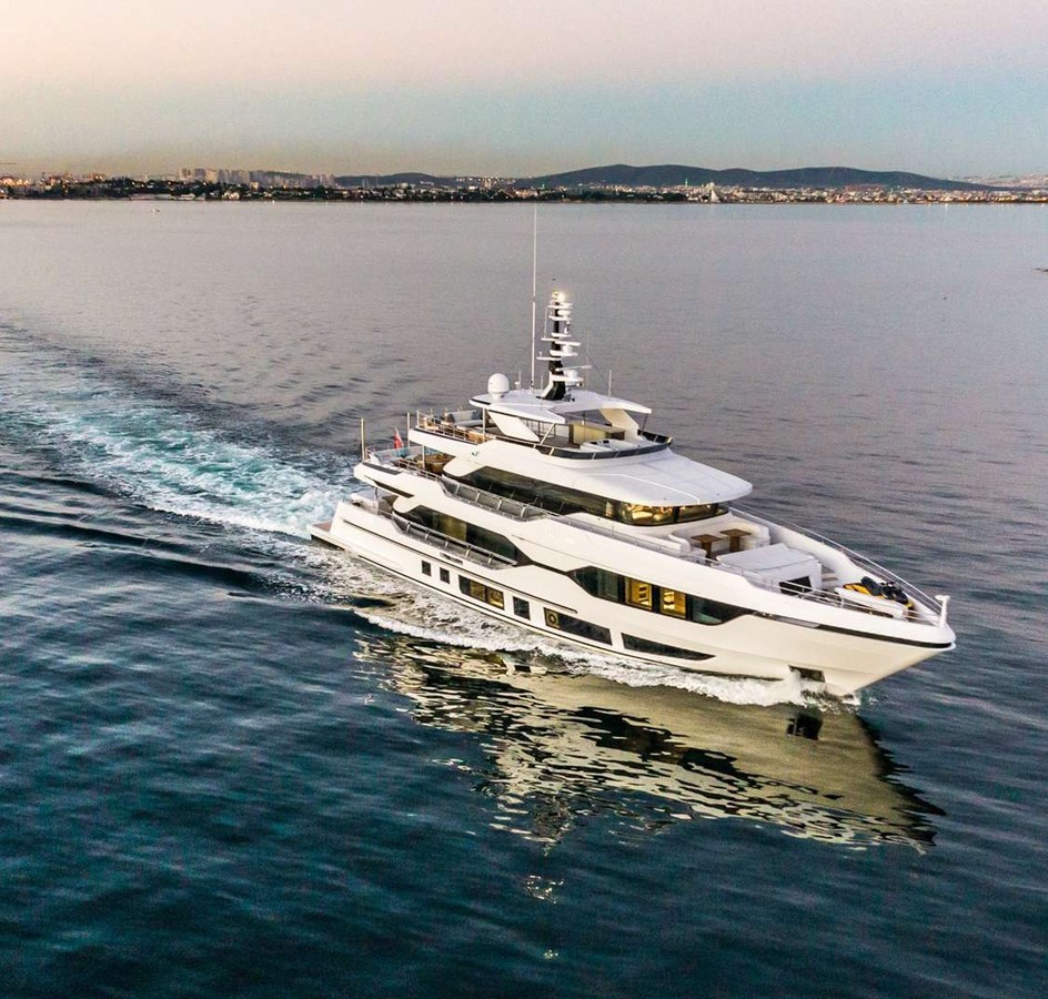 Majesty Motor Yacht BEAUTE For Sale
