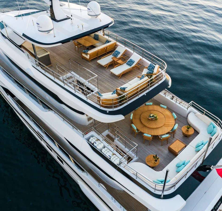 Majesty Motor Yacht BEAUTE For Sale