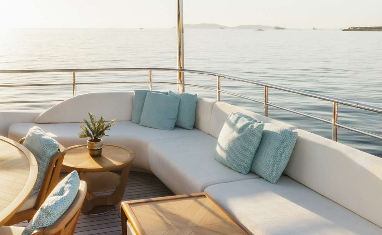 Majesty Motor Yacht BEAUTE For Sale