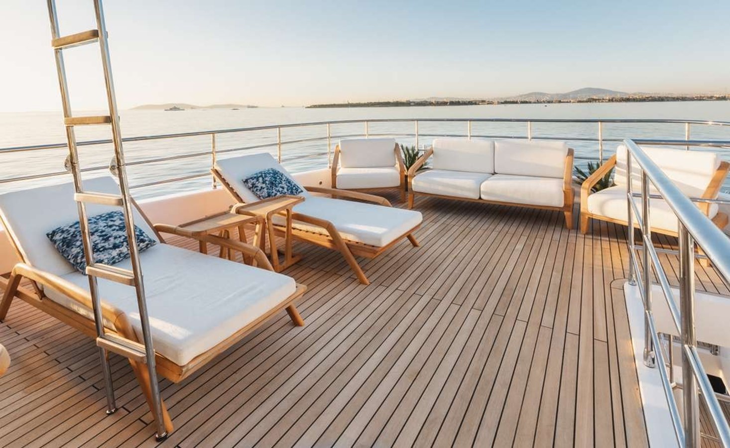 Majesty Motor Yacht BEAUTE For Sale