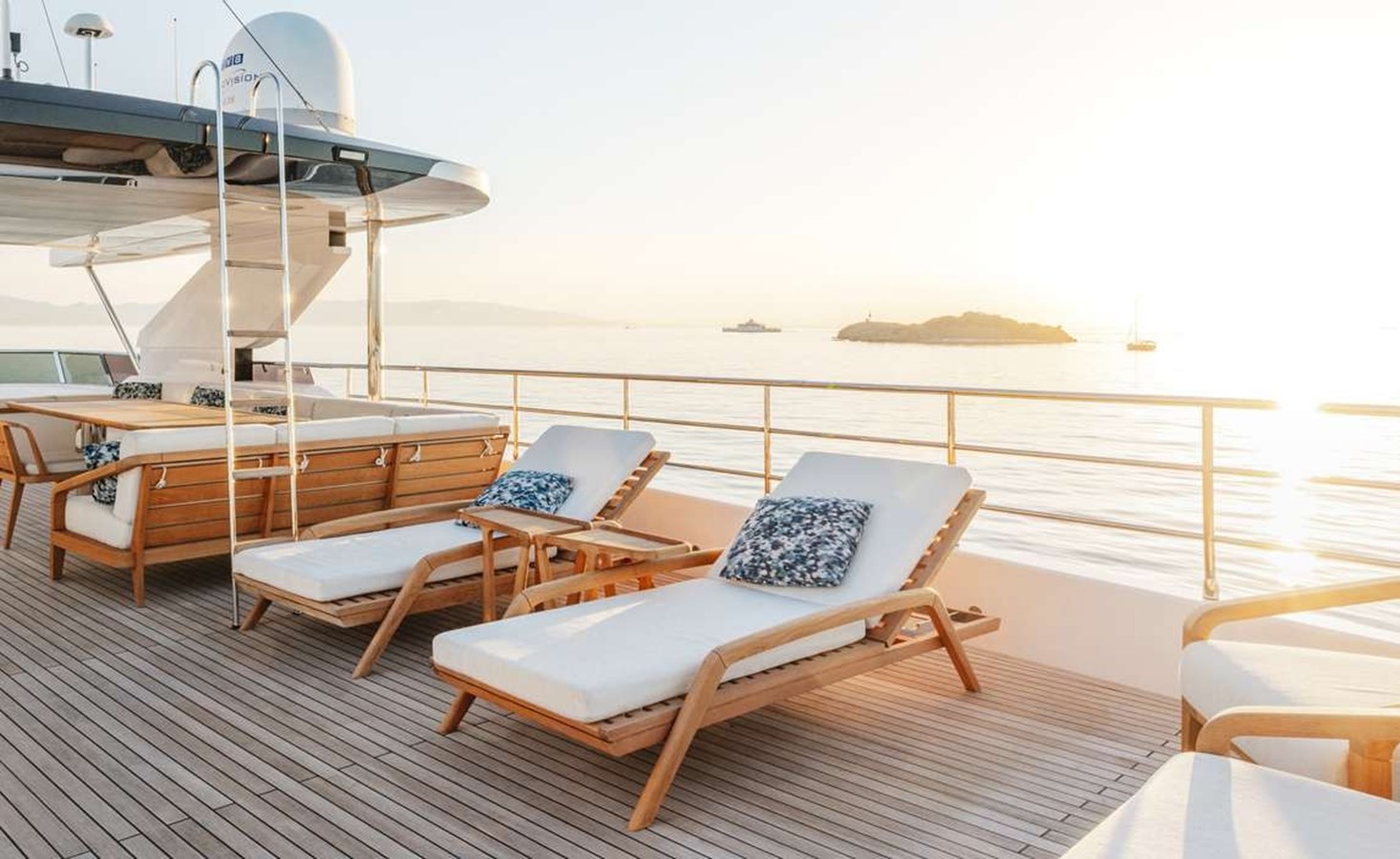 Majesty Motor Yacht BEAUTE For Sale