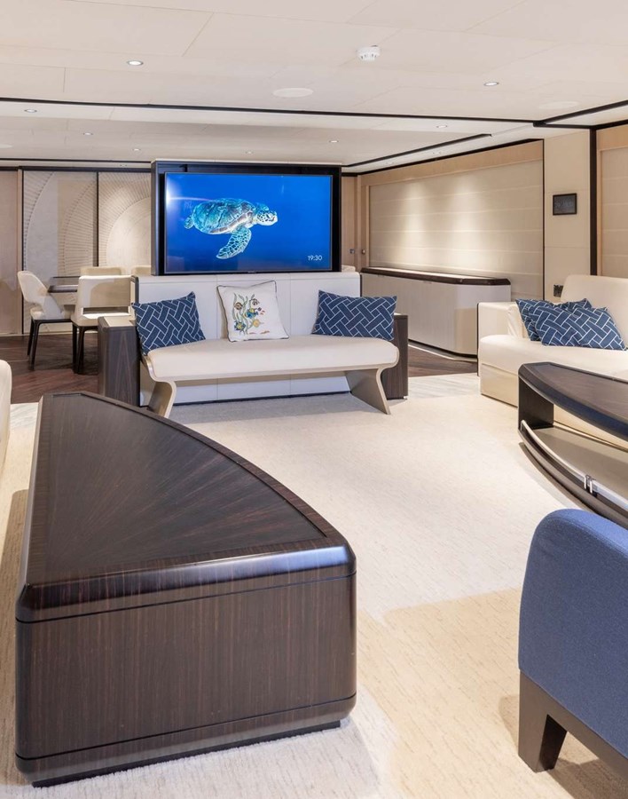 Majesty Motor Yacht BEAUTE For Sale