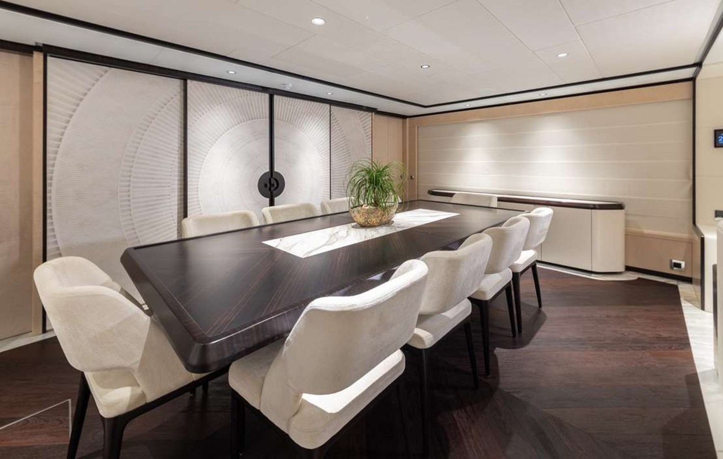 Majesty Motor Yacht BEAUTE For Sale