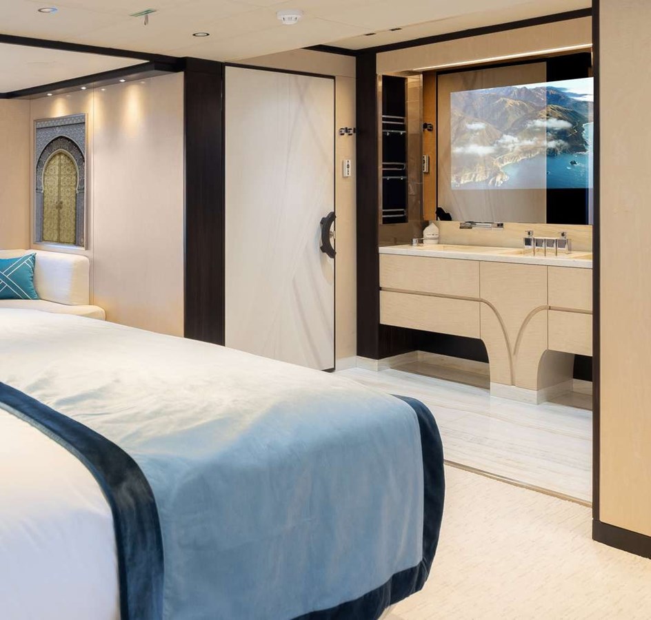 Majesty Motor Yacht BEAUTE For Sale