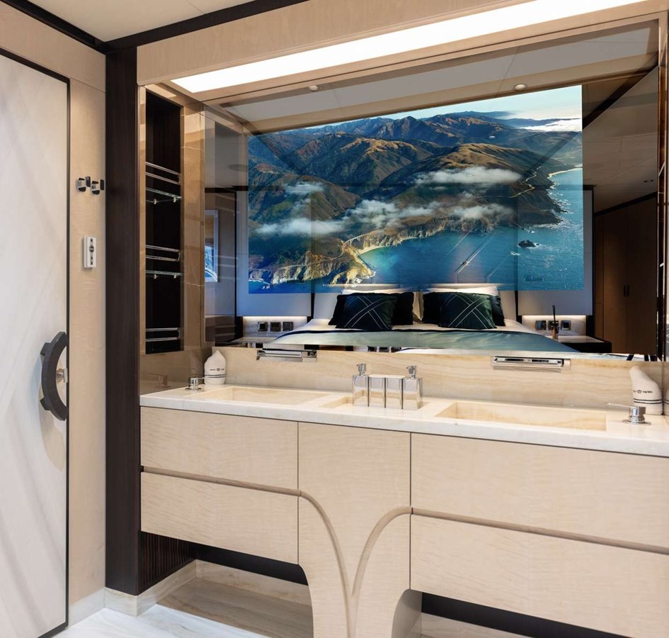 Majesty Motor Yacht BEAUTE For Sale