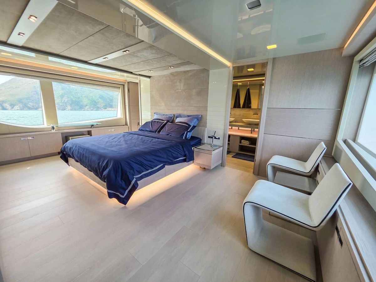 Custom Line Motor Yacht Custom Line 108 For Sale