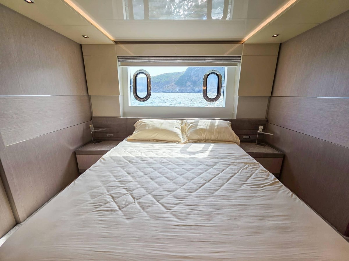 Custom Line Motor Yacht Custom Line 108 For Sale