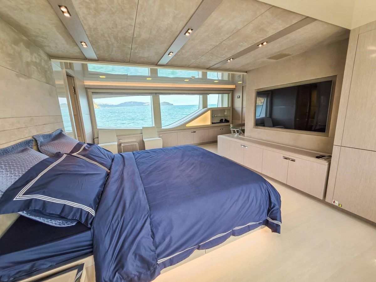 Custom Line Motor Yacht Custom Line 108 For Sale