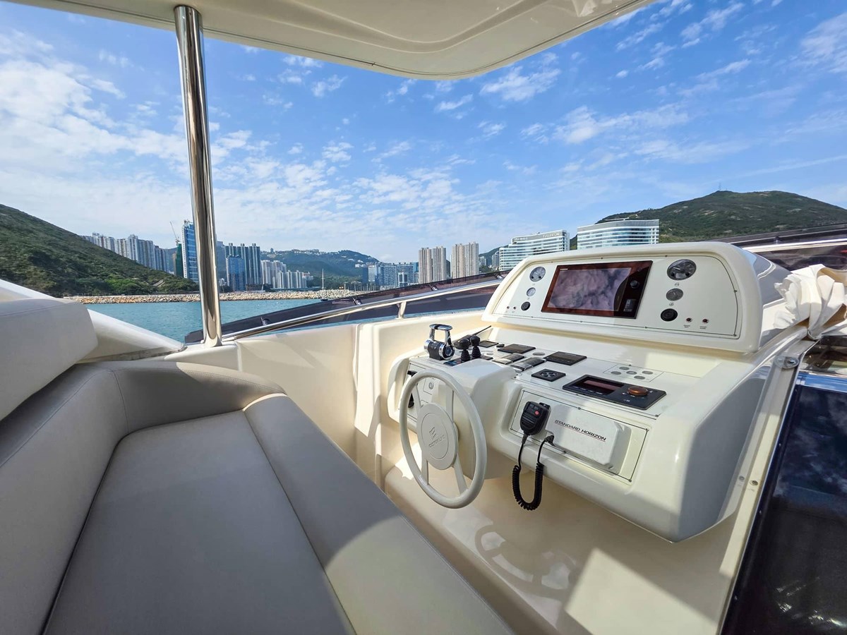 Custom Line Motor Yacht Custom Line 108 For Sale