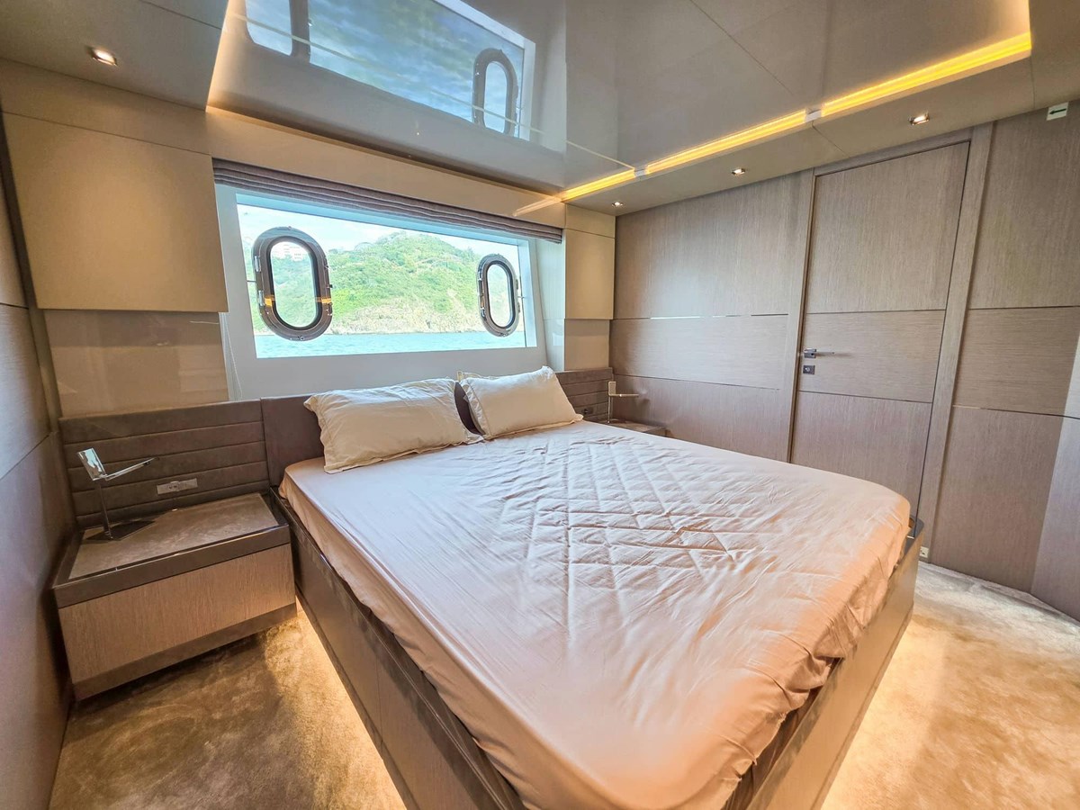 Custom Line Motor Yacht Custom Line 108 For Sale