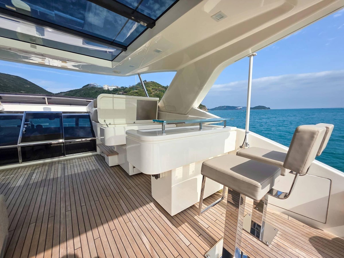 Custom Line Motor Yacht Custom Line 108 For Sale