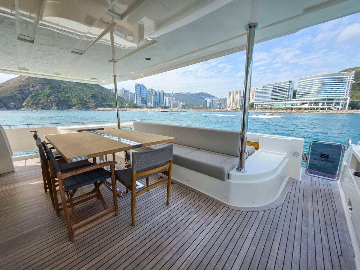 Custom Line Motor Yacht Custom Line 108 For Sale