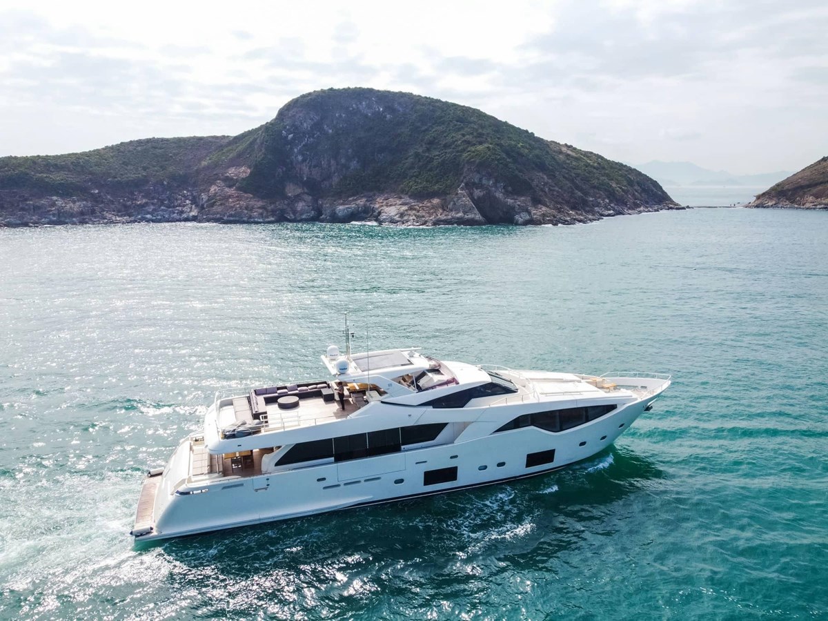 Custom Line Motor Yacht Custom Line 108 For Sale