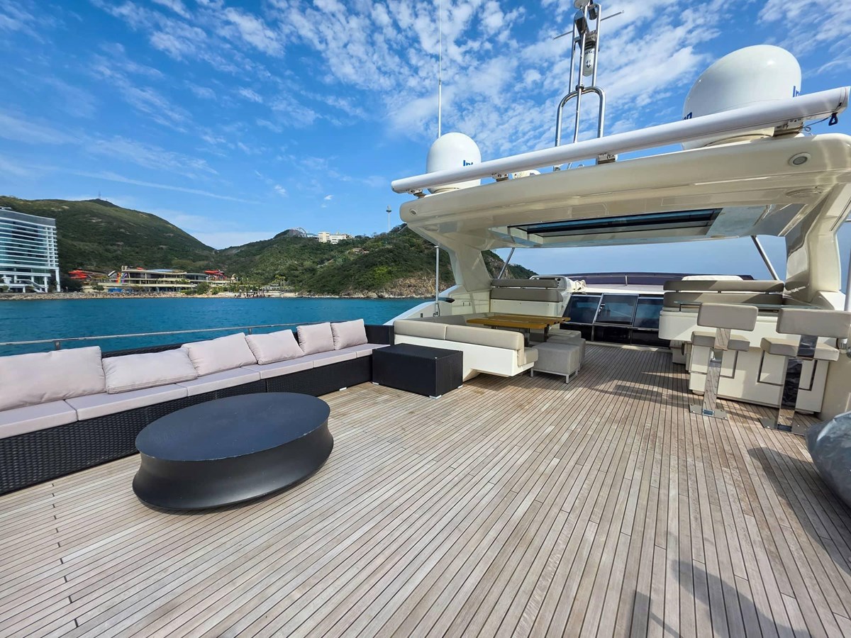 Custom Line Motor Yacht Custom Line 108 For Sale