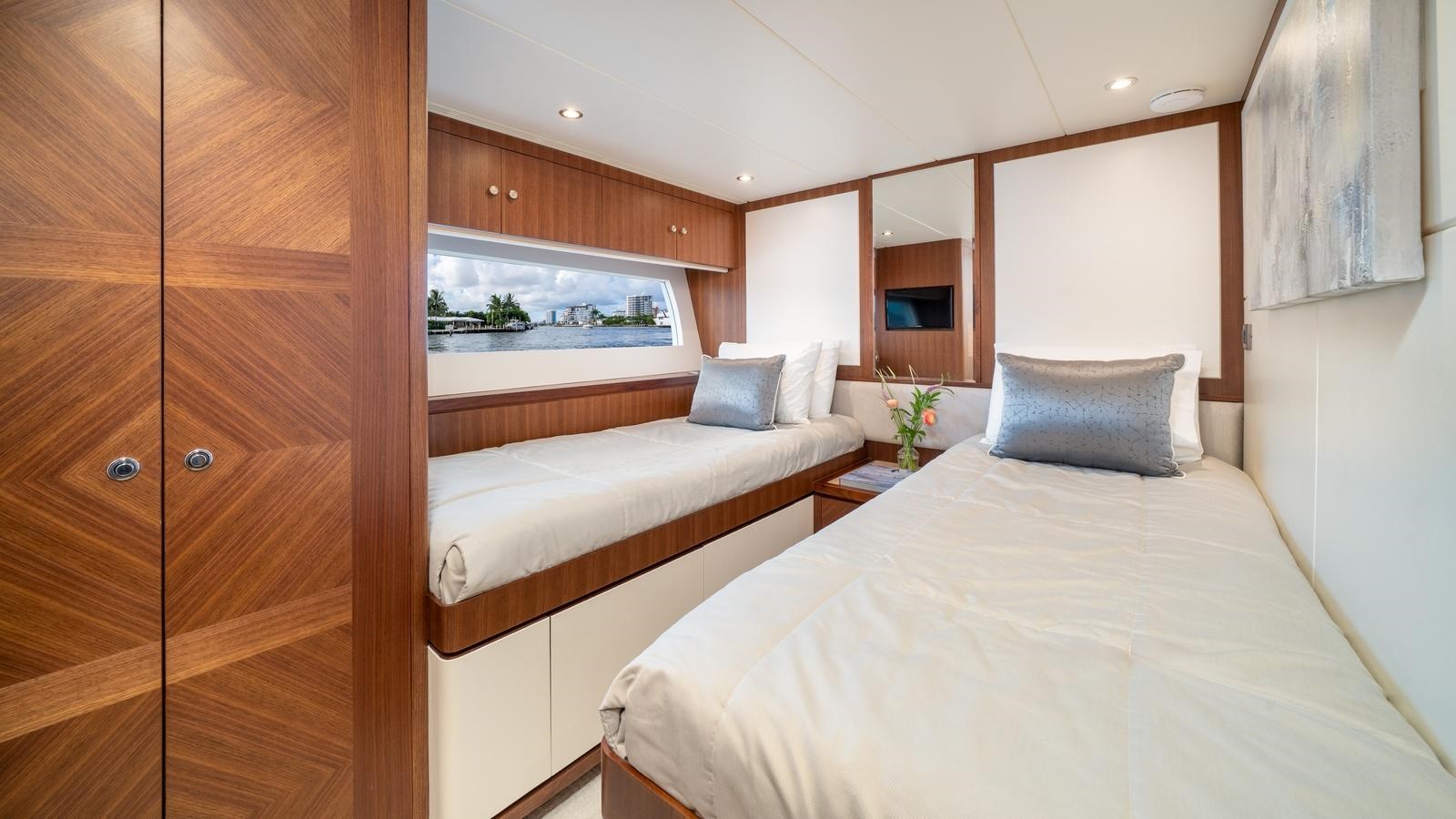 Ocean Alexander Motor Boat IRIDESCENCE For Sale
