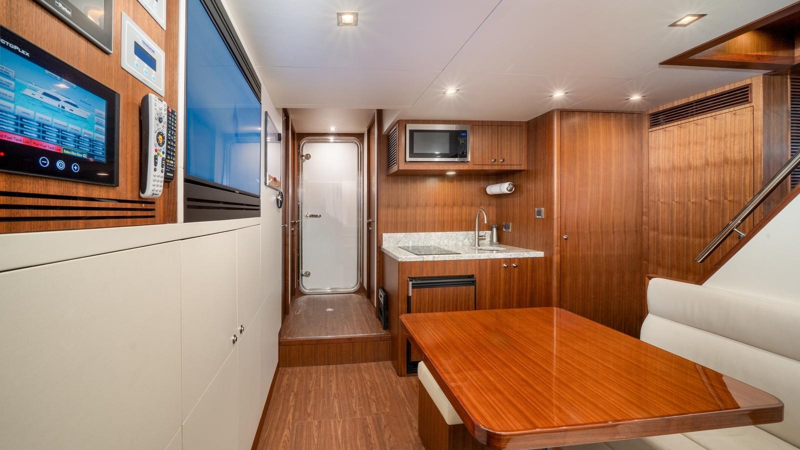 Ocean Alexander Motor Boat IRIDESCENCE For Sale