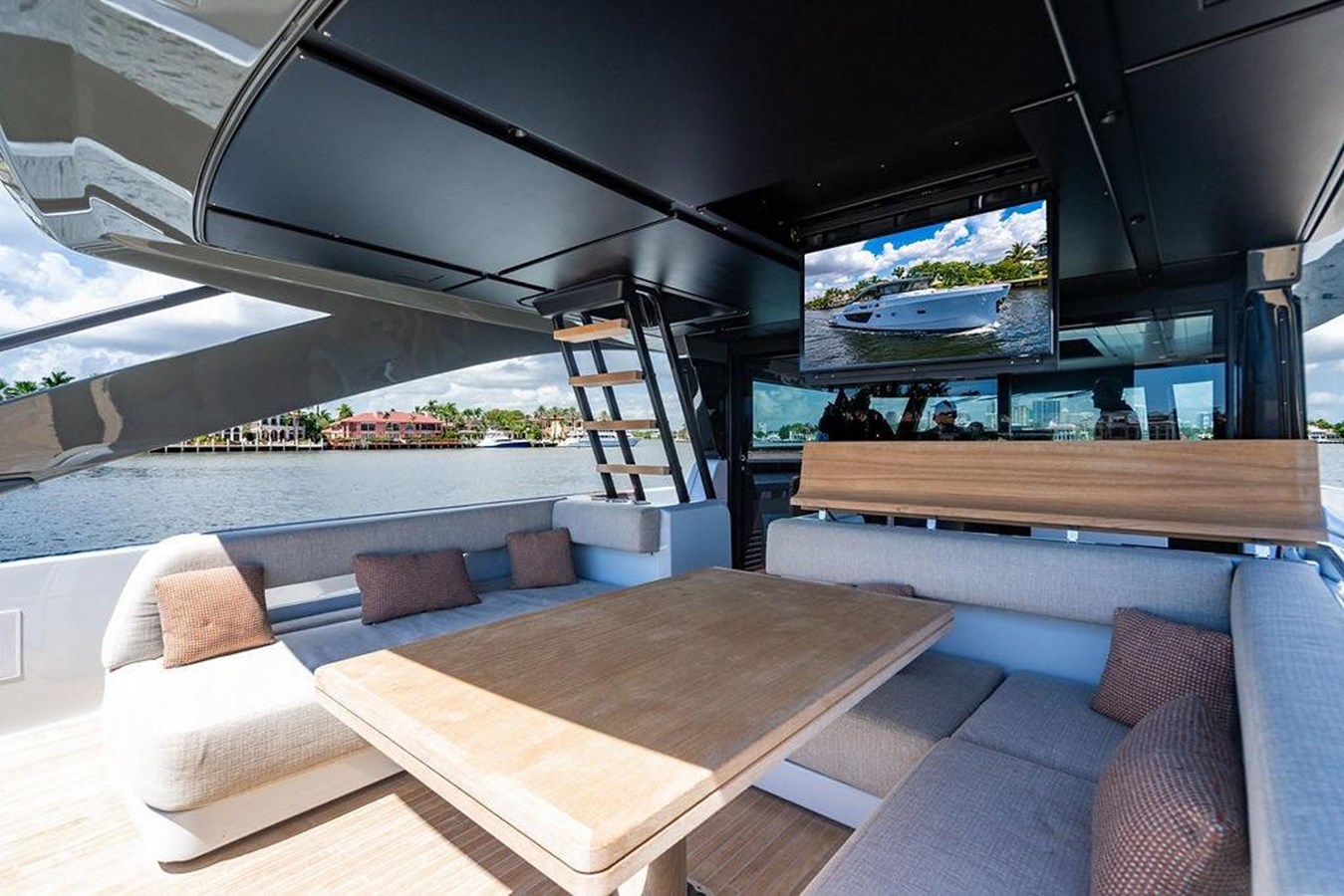 Bluegame Cruising Yacht Snack Money For Sale