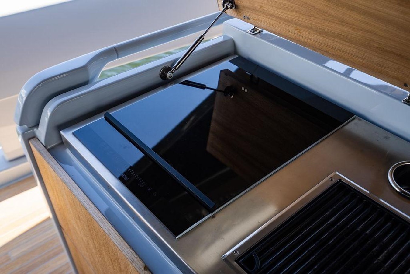 Bluegame Cruising Yacht Snack Money For Sale