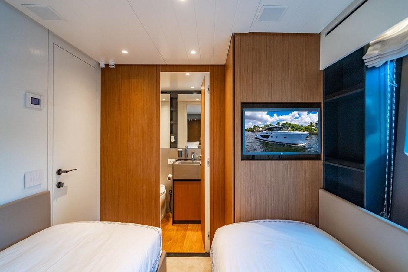 Bluegame Cruising Yacht Snack Money For Sale