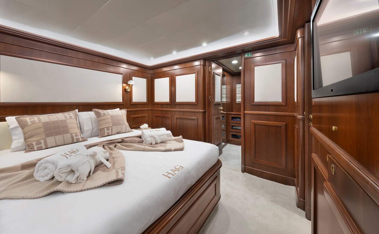 Custom Line Motor Yacht HAG For Sale