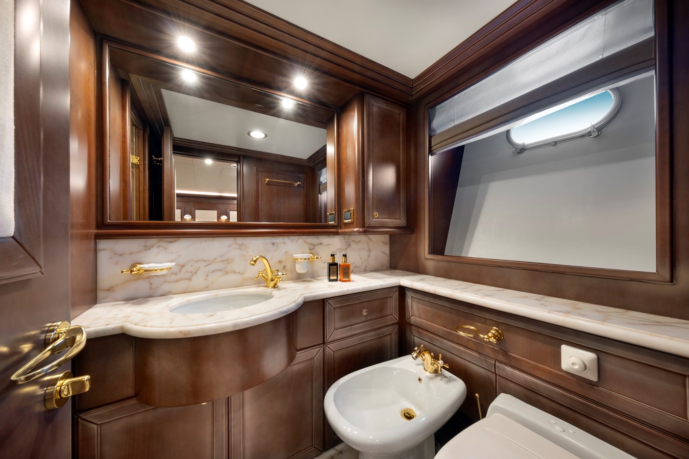 Custom Line Motor Yacht HAG For Sale