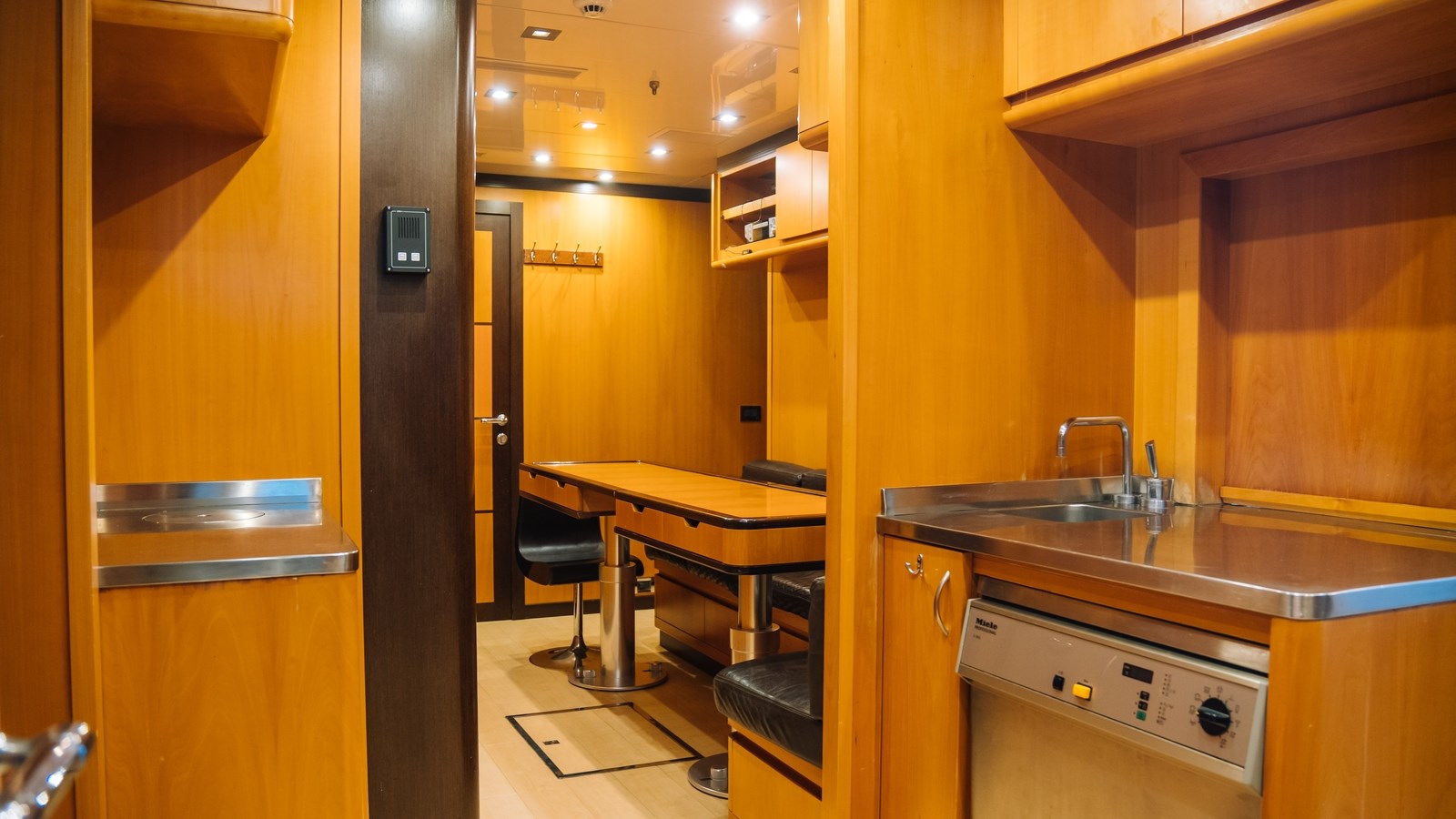 Mangusta Motor Yacht SEA PEARL For Sale