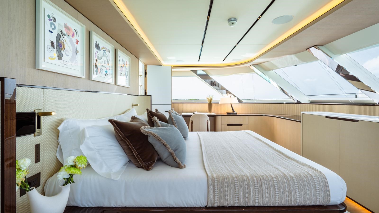 Moonen Motor Yacht MIDNIGHT SAGA For Sale