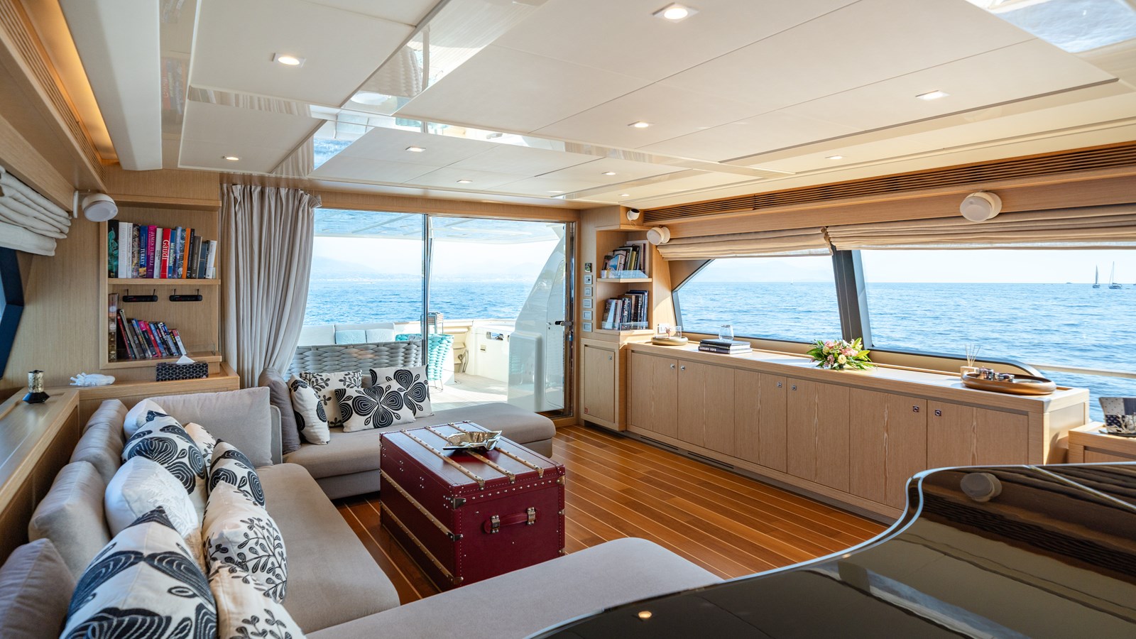 Ferretti Custom Line Cruising Yacht GIADA For Sale
