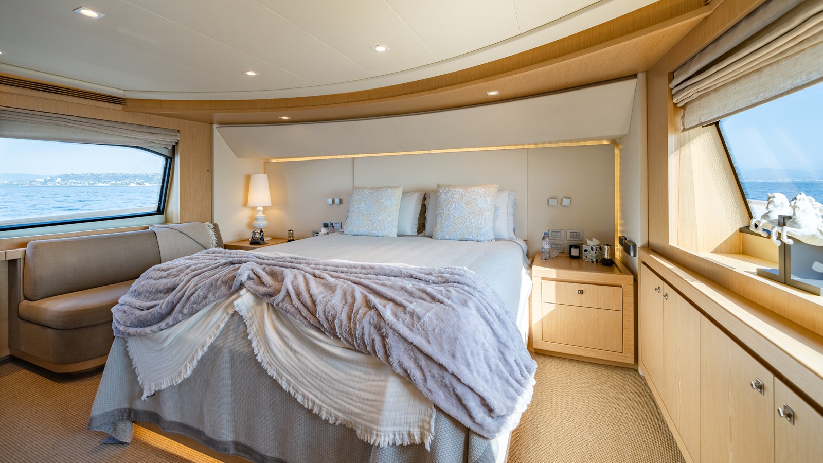 Ferretti Custom Line Cruising Yacht GIADA For Sale