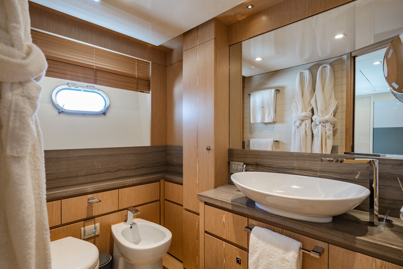 Ferretti Custom Line Cruising Yacht GIADA For Sale