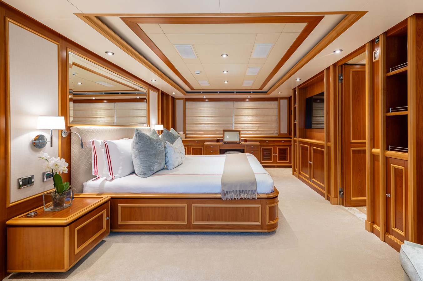 Crn Motor Yacht EMOTION 2 For Sale