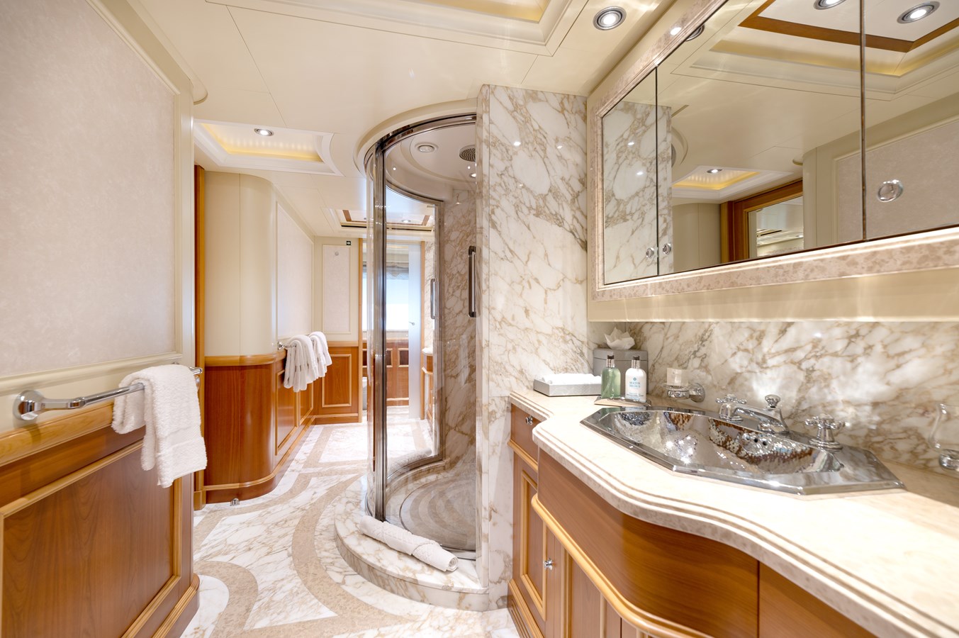 Crn Motor Yacht EMOTION 2 For Sale